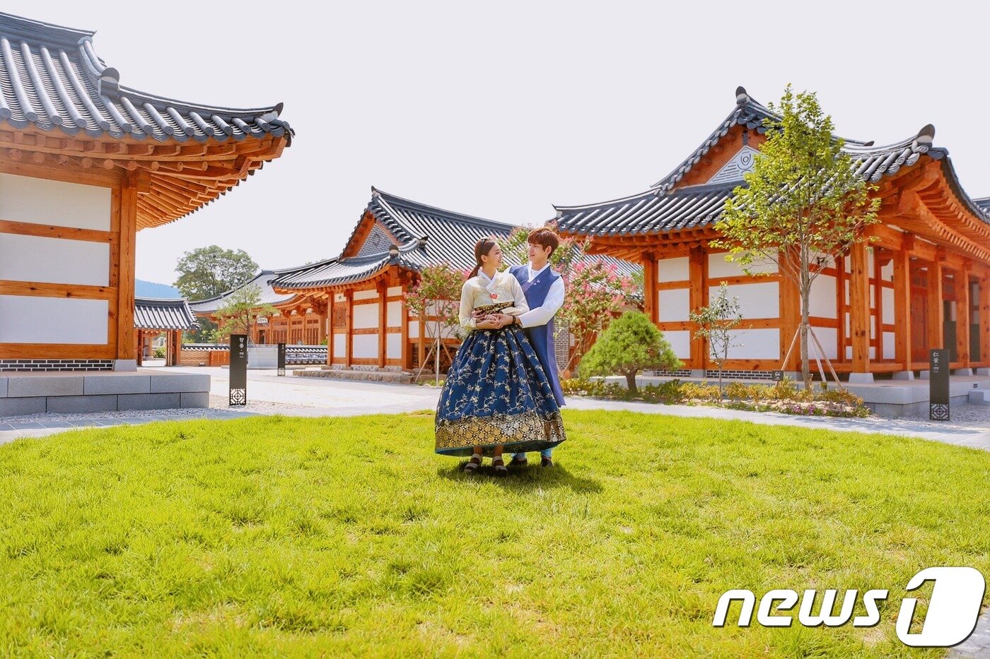 본문 이미지 - 남원예촌 바이 켄싱턴 '전통한복 체험' ⓒ 뉴스1