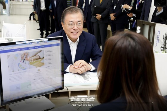 '이재명 랠리' 文 전 대통령 2억 벌었다…'반일 펀드' 440% 수익 '대박'