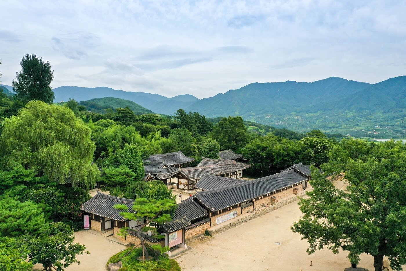 본문 이미지 - 최참판댁 전경. 켄싱턴 하동 제공