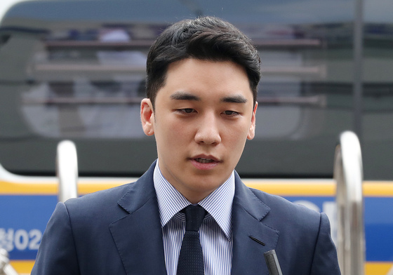 출소 후 3년…빅뱅 출신 승리, 이번엔 '특수폭행' 혐의 피소로 또 논란(종합)