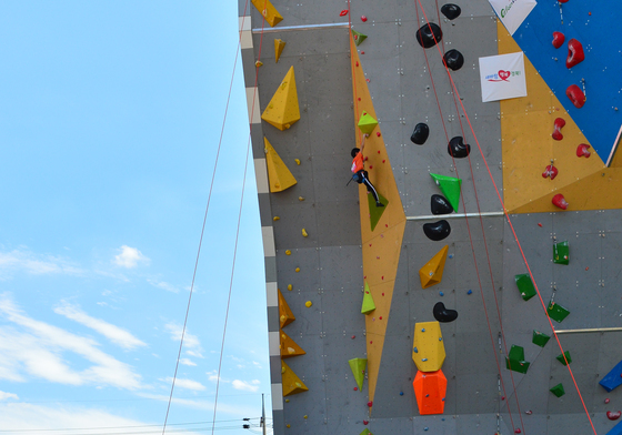 포항 국제클라이밍센터 24일 임시 개장…루트 정비 후 정상 개장