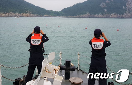 완도해양경찰이 해양수색을 진행하고 있다. © News1DB