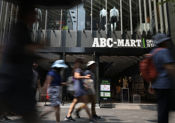 '점장 폭언' 20대 직원 사망 논란…ABC마트 "고인과 유족에 사과"