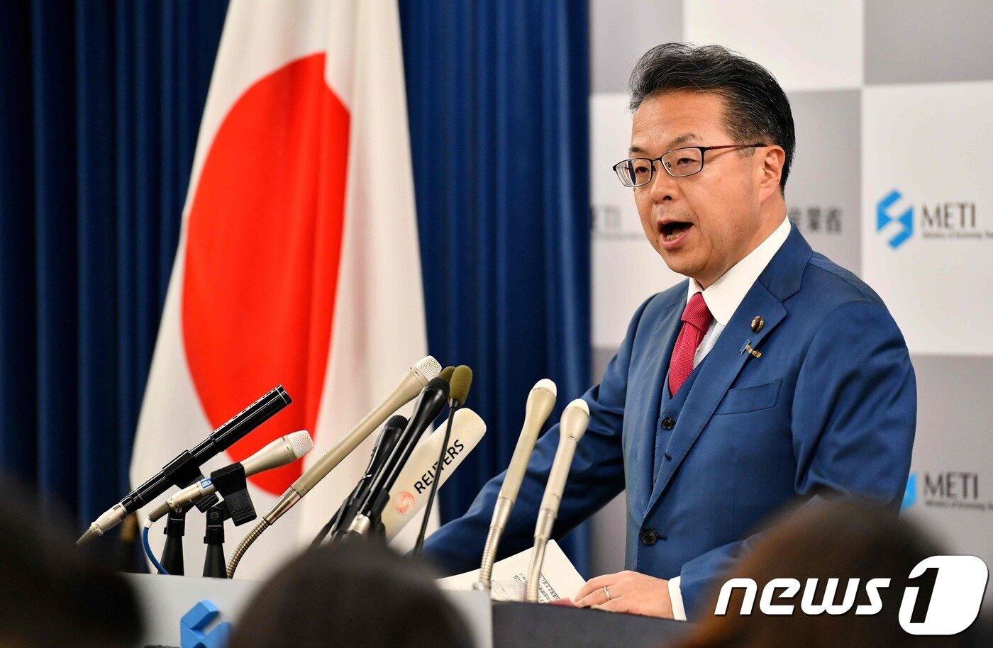 본문 이미지 - 세코 히로시게(世耕弘成) 경제산업상. ⓒ AFP=뉴스1