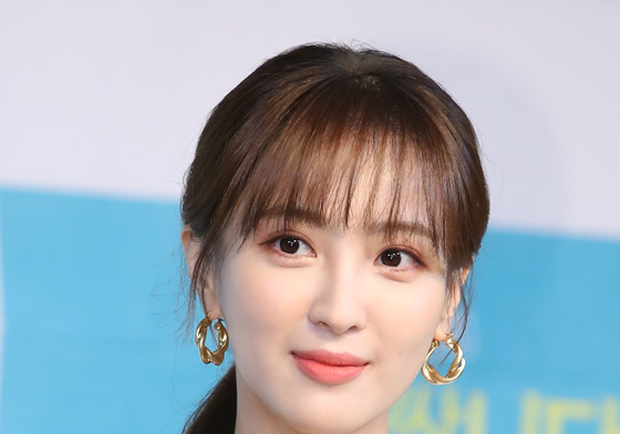 윤보미 '나솔사계' MC 하차…후임은 배우 정혜성