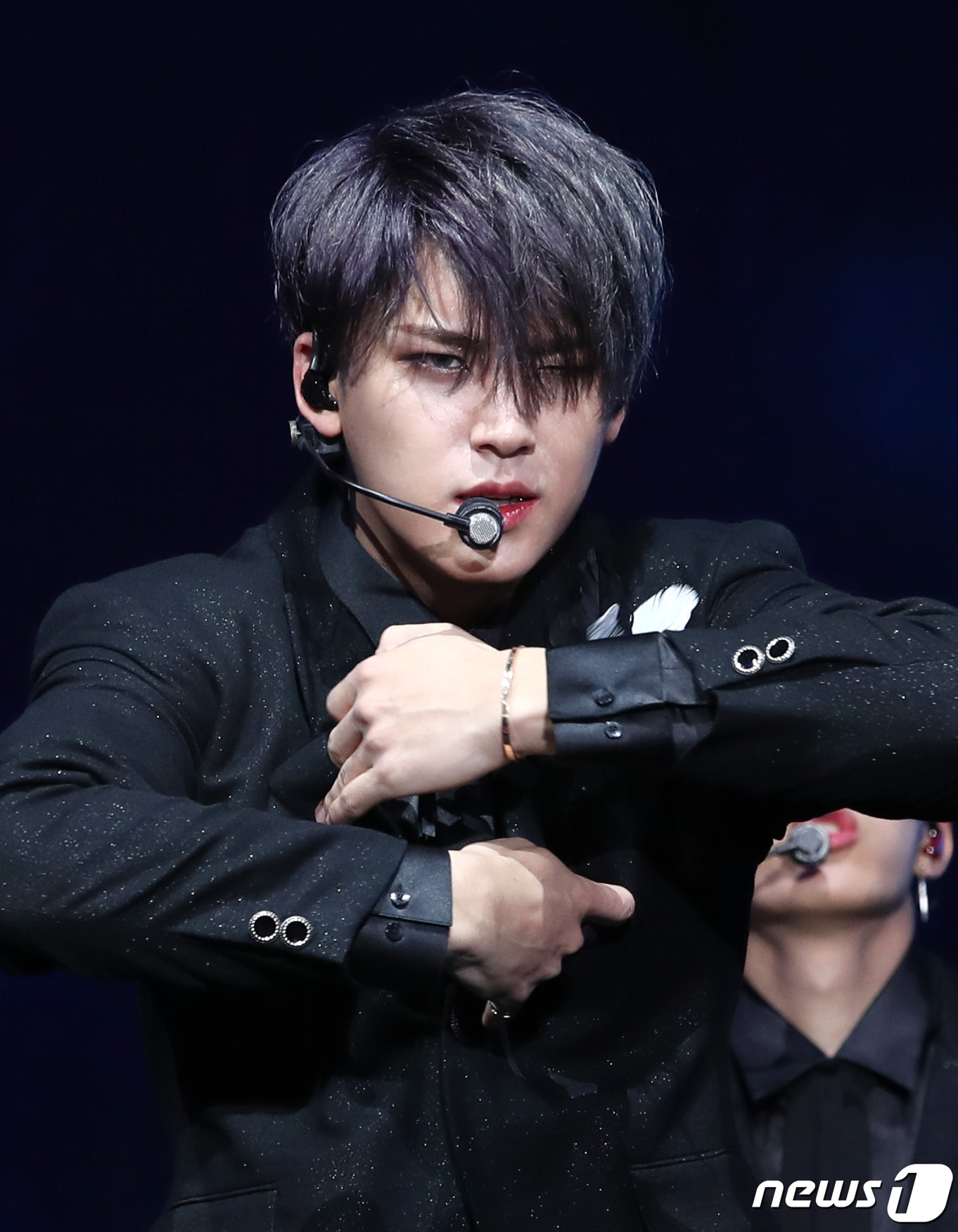 (서울=뉴스1) 권현진 기자 = 세븐틴(Seventeen) 민규가 16일 오후 서울 안암동 고려대학교 화정체육관에서 열린 세 번째 정규 앨범 ‘An Ode(언 오드)’ 발매 기념 …