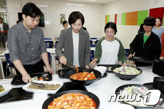 유은혜 부총리, 행복기숙사 학생들과 점심식사