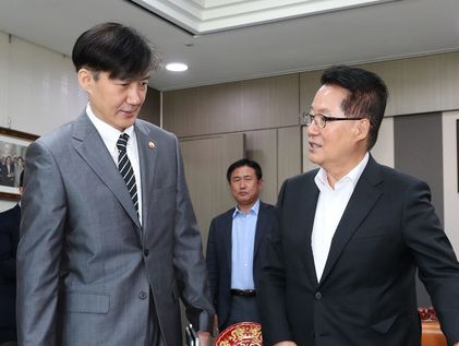 박지원, 조국에게 "영광·곡성은 민주, 강화·금정은 野단일후보" 역제안