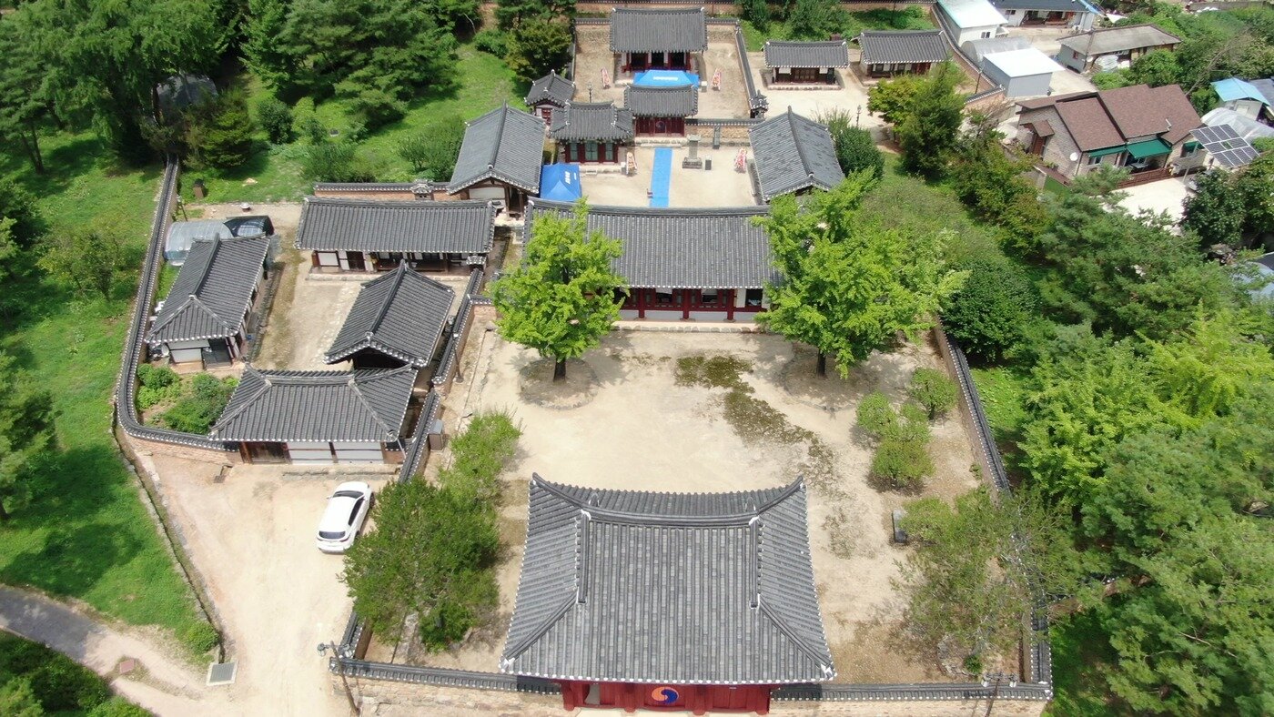 본문 이미지 - 위에서 본 필암서원. 예의 중심인 공간으로서 서원의 구조를 잘 담고 있다. 이하 관광공사 제공