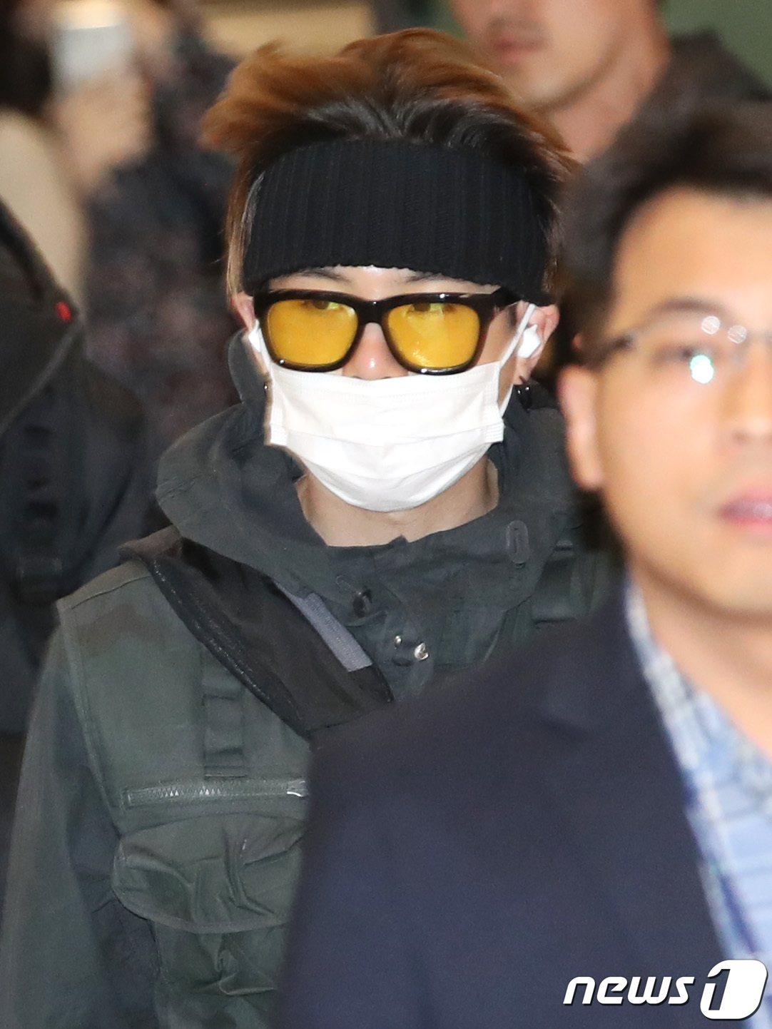 (인천공항=뉴스1) 권현진 기자 = 그룹 방탄소년단(BTS) 슈가가 24일 오전 해외 일정을 마치고 인천국제공항을 통해 입국하고 있다. 2019.9.24/뉴스1