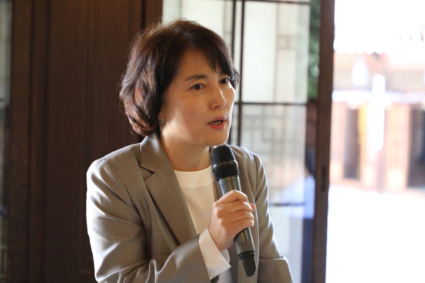 본문 이미지 - 김연수 국립무형유산원장이 24일 간담회에서 무형유산 축제에 대해 소개하고 있다.&#40;국립무형유산원 제공&#41;ⓒ 뉴스1