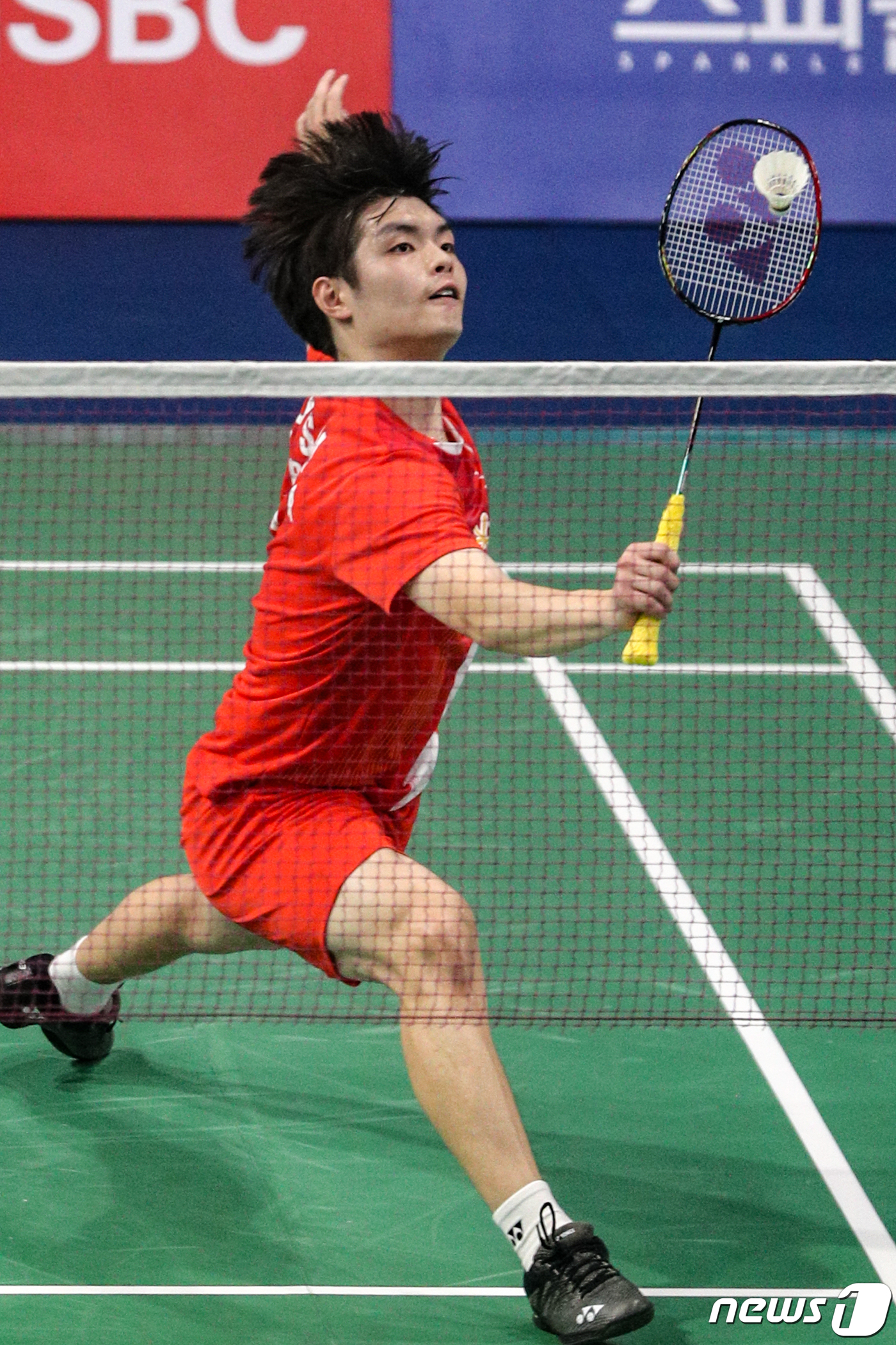 (인천=뉴스1) 성동훈 기자 = 24일 인천 중구 인천국제공항 스카이돔에서 열린 '2019 코리아 오픈 배드민턴 월드 투어' 남자복식 최혁균·임수민과 강민혁·김재환의 예선 경기에서 …