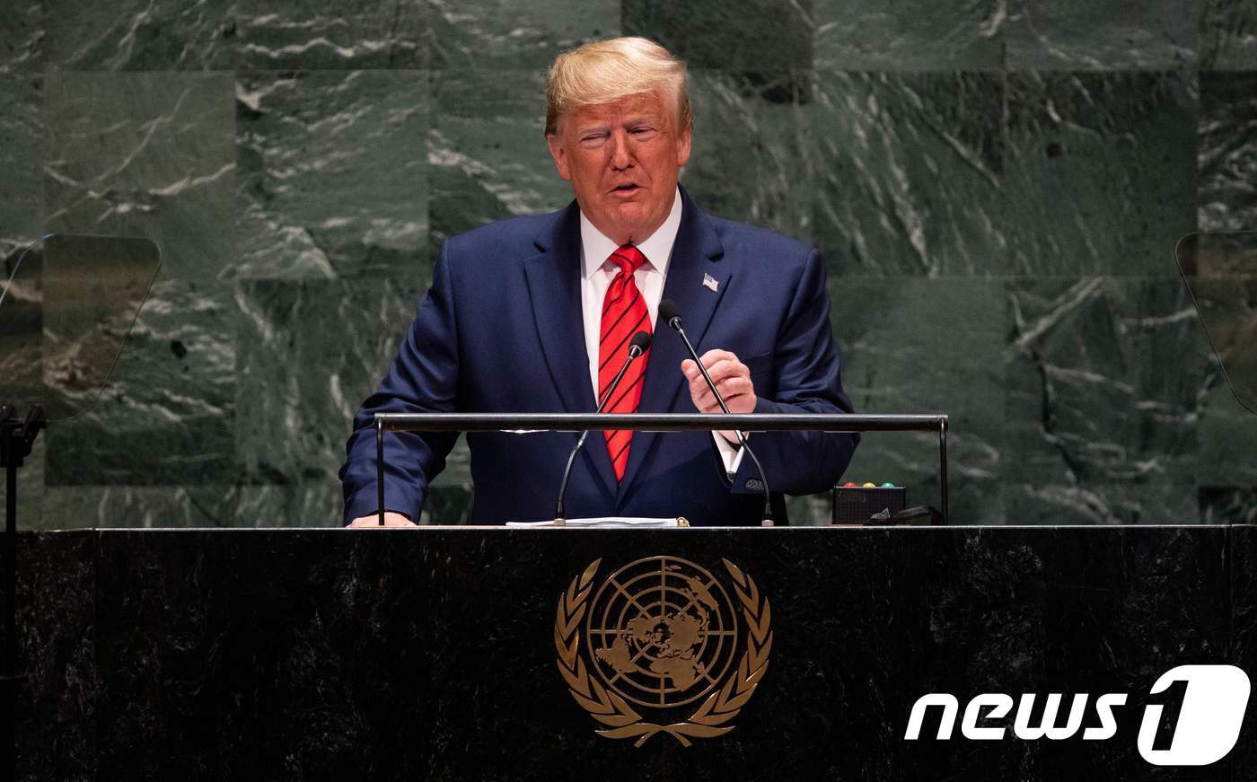 본문 이미지 - 도널드 트럼프 미국 대통령이첫 임기 때인 2019년 9월 24일&#40;현지시간&#41; 뉴욕 유엔본부에서 열린 유엔총회서 연설을 하고 있다. ⓒ AFP=뉴스1 ⓒ News1 우동명 기자