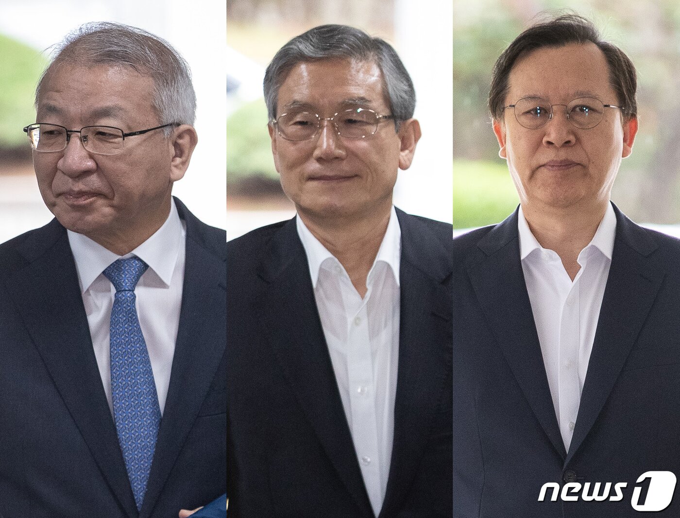 본문 이미지 - 양승태 전 대법원장(왼쪽부터), 고영한 전 대법관, 박병대 전 대법관이 4일 서울 서초구 중앙지법에서 열린 직권남용권리행사방해 등 공판에 출석하고 있다. 2019.9.4/뉴스1 ⓒ News1 유승관 기자
