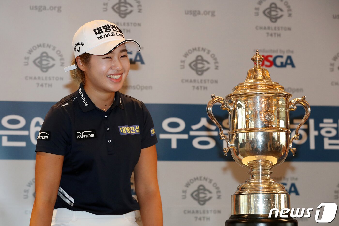 본문 이미지 - 지난6월 US오픈 우승자인 이정은이 4일 오전 서울 중구 롯데호텔에서 우승트로피 투어 기자간담회를 갖고 있다. 이정은은 지난 6월 LPGA 4대 메이저 대회 중 하나인 US여자오픈에서 데뷔 경기를 우승으로 마감했으며, 현재 LPGA 세계 4위에 랭크돼 있다.2019.9.4/뉴스1 ⓒ News1 이승배 기자