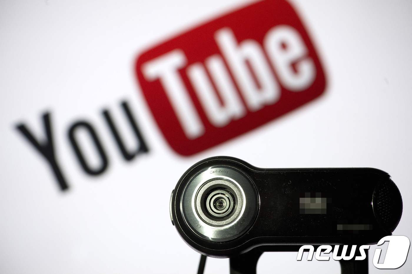 본문 이미지 - (Photo by LIONEL BONAVENTURE / AFP)