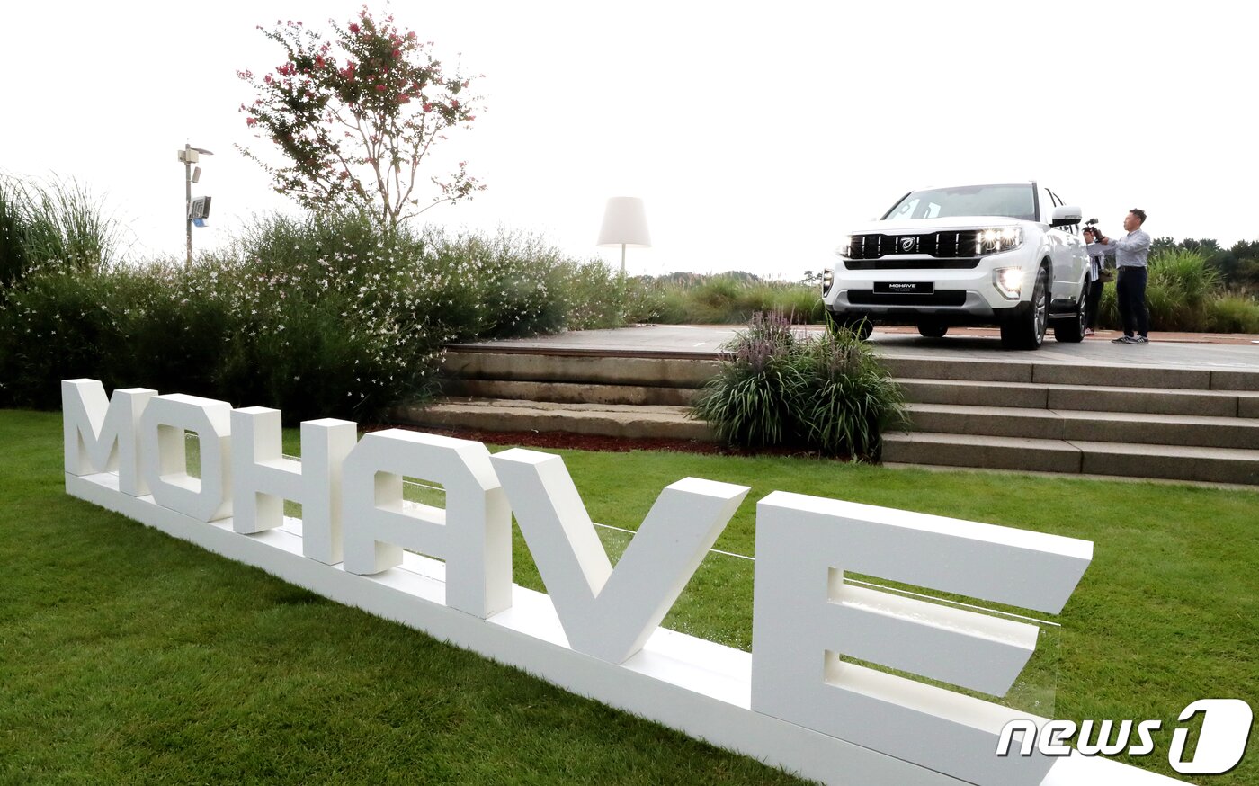 본문 이미지 - 5일 오전 인천시 중구 네스트 호텔에서 열린 '기아자동자 모하비 더 마스터(MOHAVE the Master)발표회'에서 신형 모하비가 공개되고 있다.2019.9.5/뉴스1 ⓒ News1 정진욱 기자