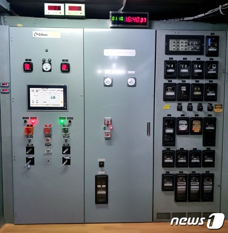 본문 이미지 - 제주 최장수 발전기로 1일자로 42년 만에 폐지된 제주GT(가스터빈) 3호기 내부 모습.(한국중부발전 제주본부 제공) 2020.1.10 /뉴스1ⓒ News1