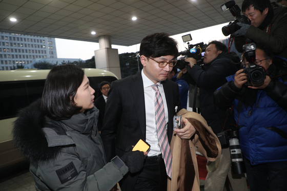 한동훈 "나쁜 놈 잡으라고 검사 월급주고 신분보장…징징거리지 말고 버티든가"