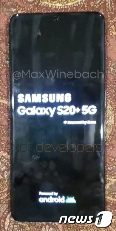 본문 이미지 - XDA 디벨로퍼스에서 유출된 갤럭시S20 5G 실물 사진. ⓒ 뉴스1