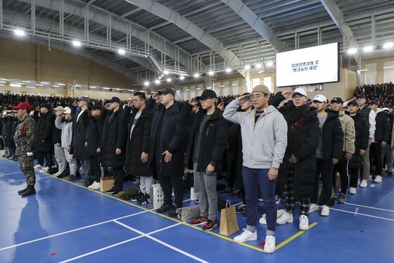 공군 훈련병 70여명 집단 식중독 의심…보건당국 역학조사