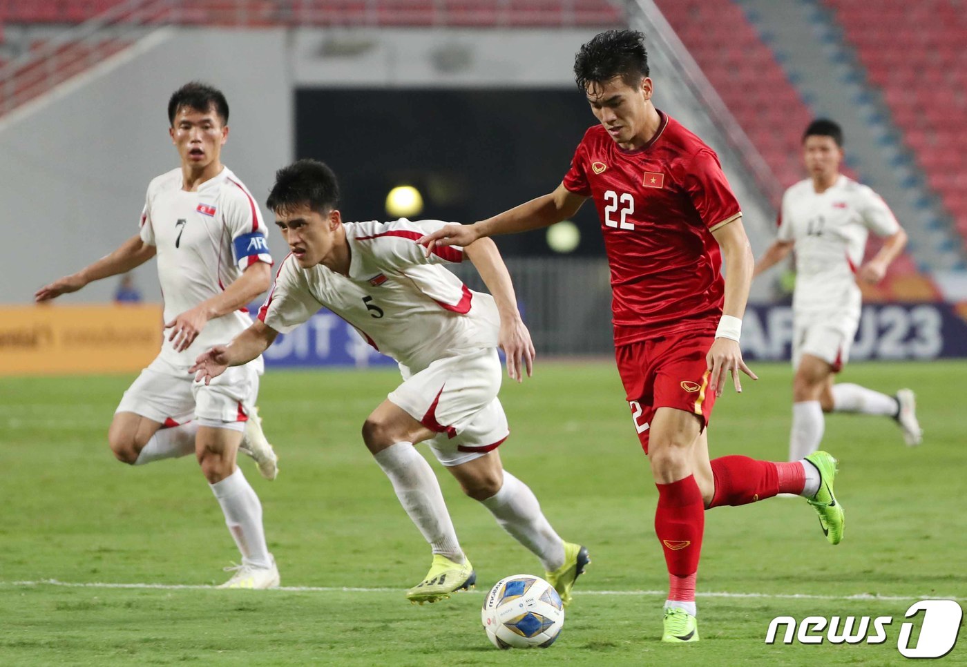 (방콕(태국)=뉴스1) 민경석 기자 = 베트남 U-23 축구대표팀 응우옌 티엔 린이 16일 오후(현지시간) 태국 방콕 라자망갈라 스타디움에서 열린 '2020 AFC U-23 챔피언 …