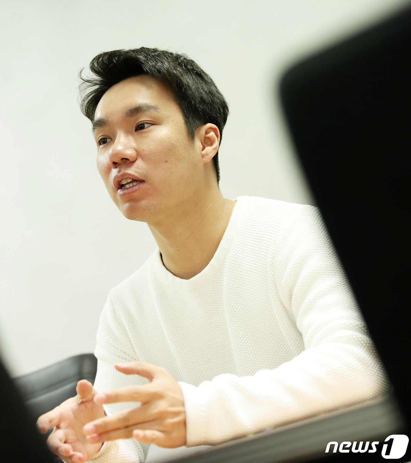 본문 이미지 - 이재열 그리너리 대표가 뉴스1과 가진 인터뷰에서 의료용 대마 성분 칸나비디올(CBD)에 대해 설명하고 있다./뉴스1 ⓒ News1 오대일 기자