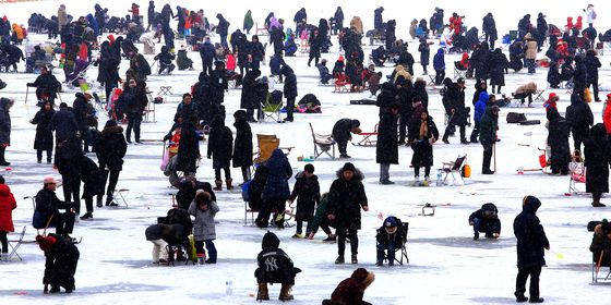 인제군, 2025년 빙어축제 개최 안간힘…관계기관과 논의 지속