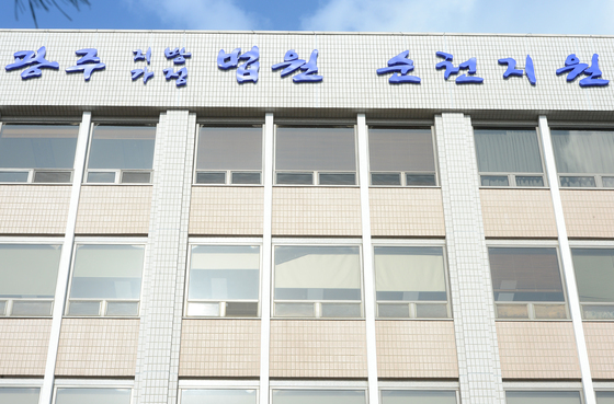 [단독] 생후 4개월 아이 울자 "죽어…너 같은 건 필요 없어"