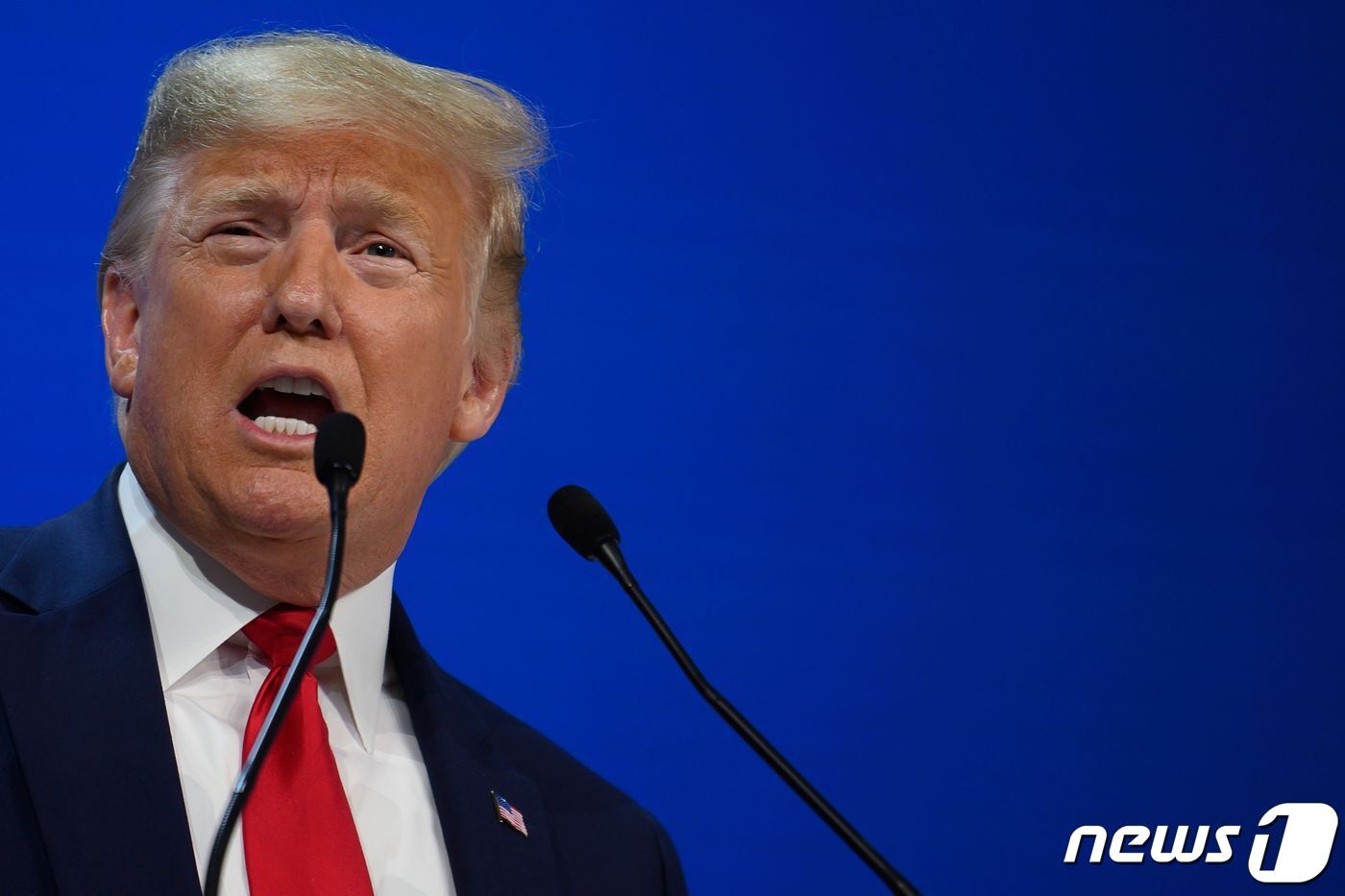 본문 이미지 - 도널드 트럼프 미국 대통령이 21일(현지시간) 다보스포럼에서 연설을 하고 있다. ⓒ AFP=뉴스1 ⓒ News1 우동명 기자
