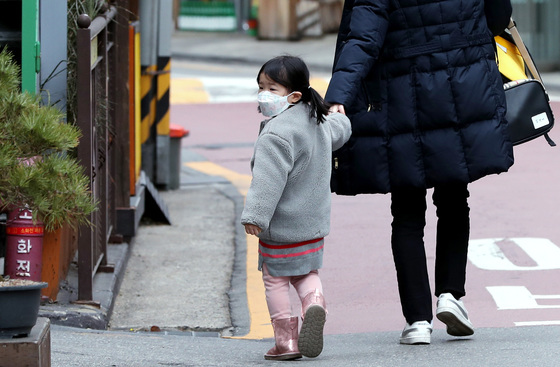 "대체인력 없어" 근로시간 단축 신청 등 불허…인권위 "차별"