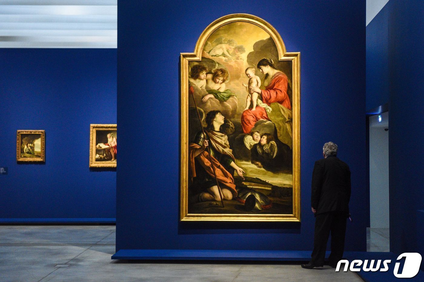 본문 이미지 - 루브르 랑스의 전시물 ⓒ AFP=뉴스1