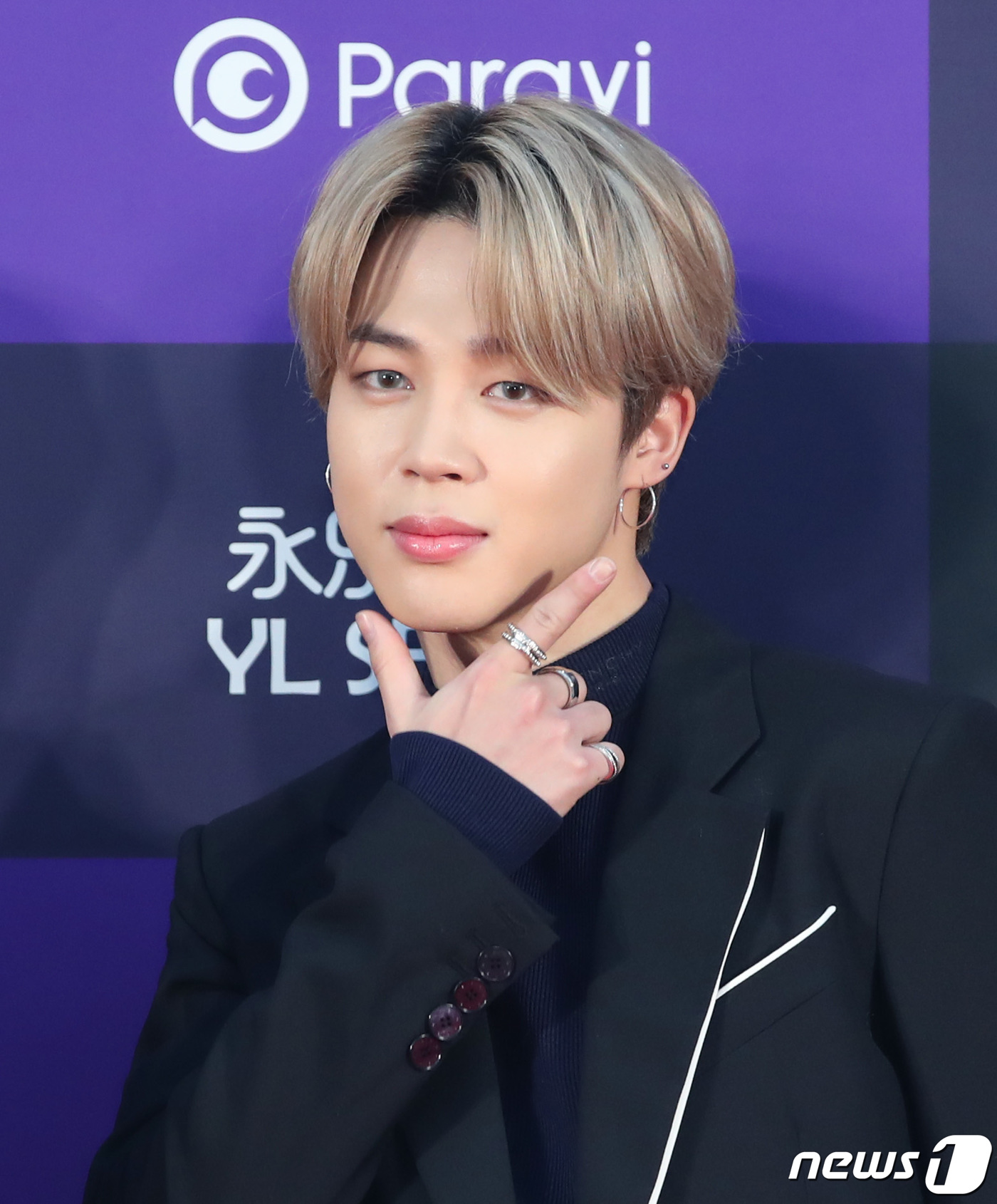 (서울=뉴스1) 권현진 기자 = 방탄소년단(BTS) 지민이 5일 오후 서울 구로구 고척스카이돔에서 열린 ‘제34회 골든디스크 어워즈 with 틱톡’ 레드카펫 행사에 참석해 포즈를 …