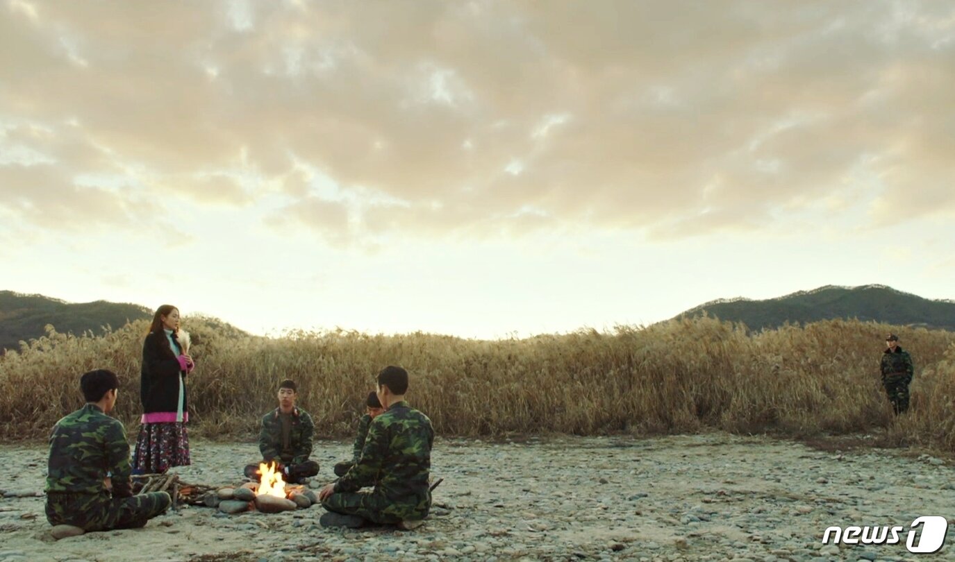 본문 이미지 - tvN 토일드라마 '사랑의 불시착' 방영 모습.(충주시 제공).2020.01.06/ⓒ 뉴스1