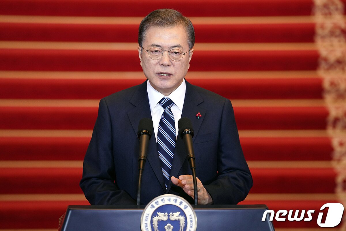 본문 이미지 - 문재인 대통령이 7일 오전 청와대에서 2020년 신년사를 발표하고 있다. (청와대 제공) 2020.1.7/뉴스1