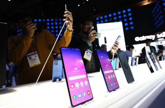 수리 가능한 휴대전화 '완파 판정'…"새 제품 사라" 권유한 AS센터, 뭐죠?