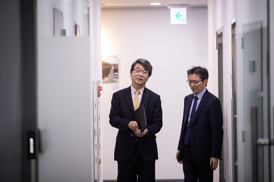 정년연장 논의 재점화…김지형 경사노위 취임에 노사정 대화 '기지개'