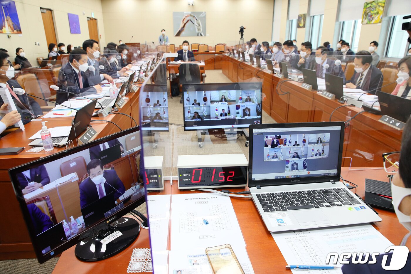 본문 이미지 - 13일 오전 국회에서 과학기술정보방송통신위원회의 정보통신산업진흥원, 한국인터넷진흥원 등에 대한 화상 국정감사가 열리고 있다. 2020.10.13/뉴스1 ⓒ News1 신웅수 기자