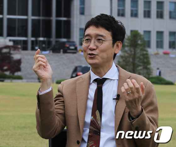 김웅 의원이 뉴스1과 인터뷰를 하고 있다.© 뉴스1 이길우 객원대기자