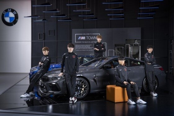 본문 이미지 - BMW그룹은 e스포츠 팀 T1과 후원 파트너십을 체결했다.(BMW그룹 제공)ⓒ 뉴스1