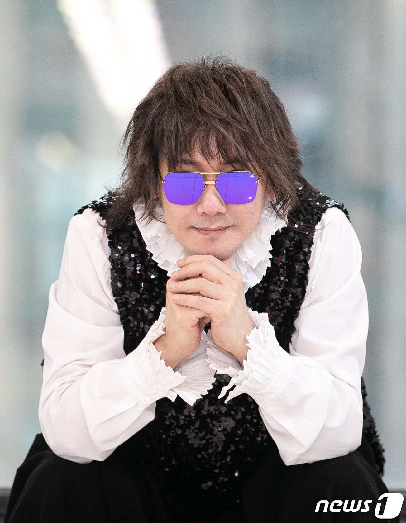 본문 이미지 - 가수 김장훈이 서울 종로구 뉴스1 본사에서 인터뷰에 앞서 포즈를 취하고 있다.  ⓒ News1 이승배 기자