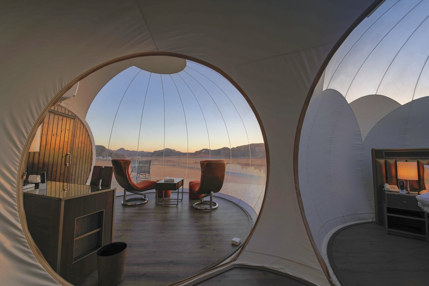 본문 이미지 - 요르단의 와디 럼 버블 럭소텔