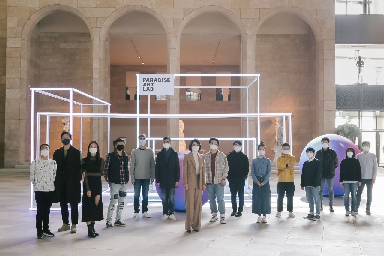 본문 이미지 - 파라다이스아트랩 페스티벌 참가자들의 기념촬영 사진ⓒ 뉴스1(파라다이스 제공)