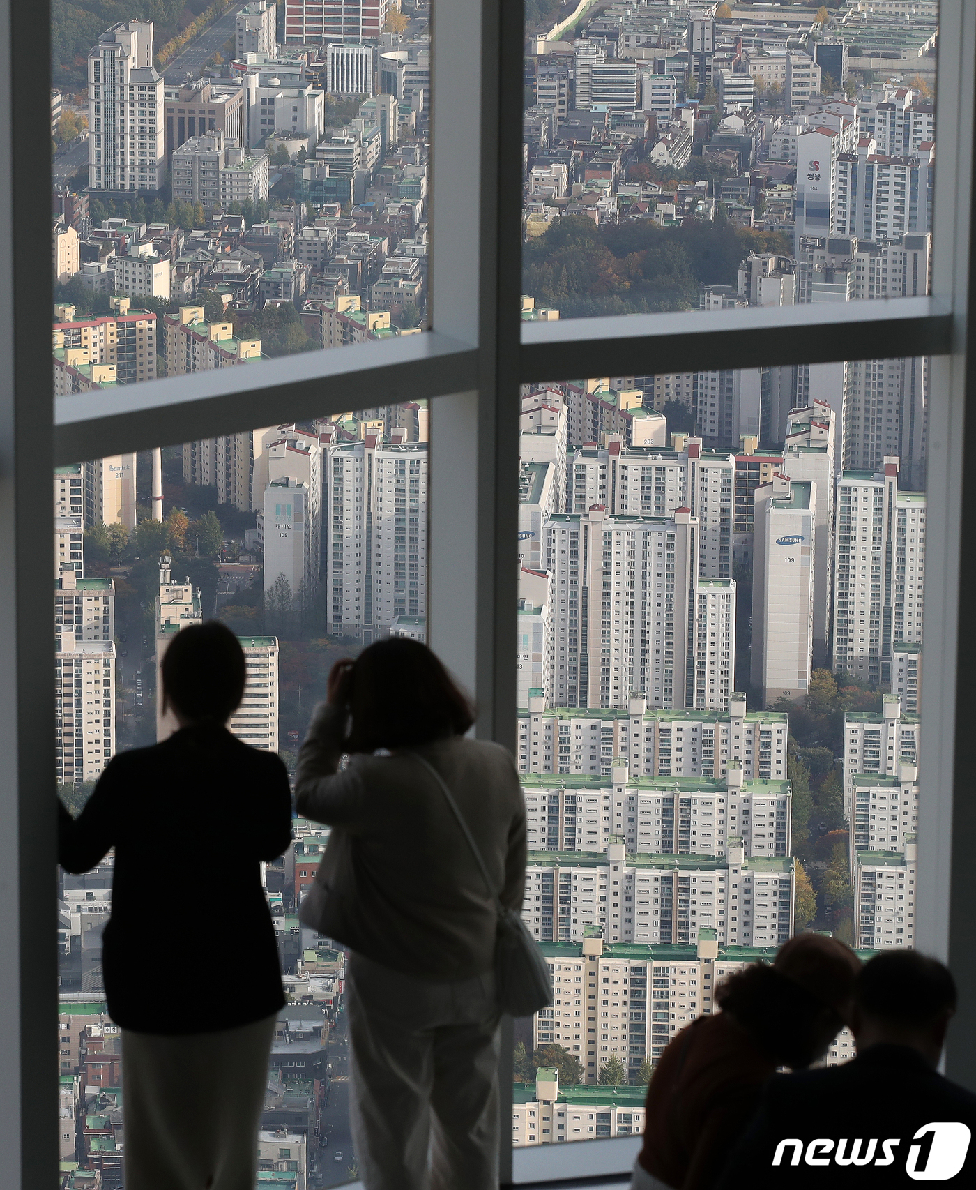 (서울=뉴스1) 김진환 기자 = 계약갱신청구권, 전·월세 상한제를 담은 새 주택임대차보호법이 지난 7월 말 시행된 후, ‘전세 대란’을 넘어 이제 월세 시장마저 들썩이고 있다.KB …