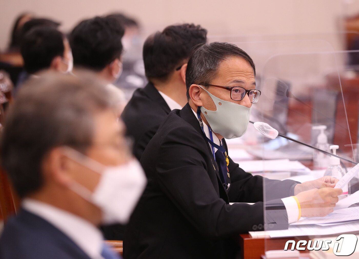 본문 이미지 - 박주민 더불어민주당 의원이 7일 오후 서울 여의도 국회에서 열린 법제사법위원회의 대법원에 대한 국정감사에서 질의하고 있다. 2020.10.7/뉴스1 ⓒ News1 박세연 기자