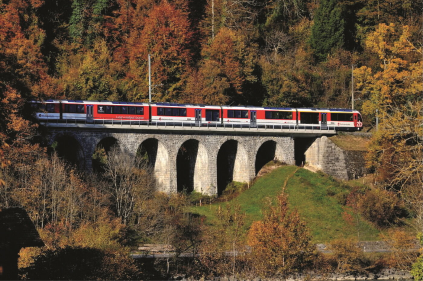 본문 이미지 - 루체른-인터라켄 익스프레스(Luzern-Interlaken Express)