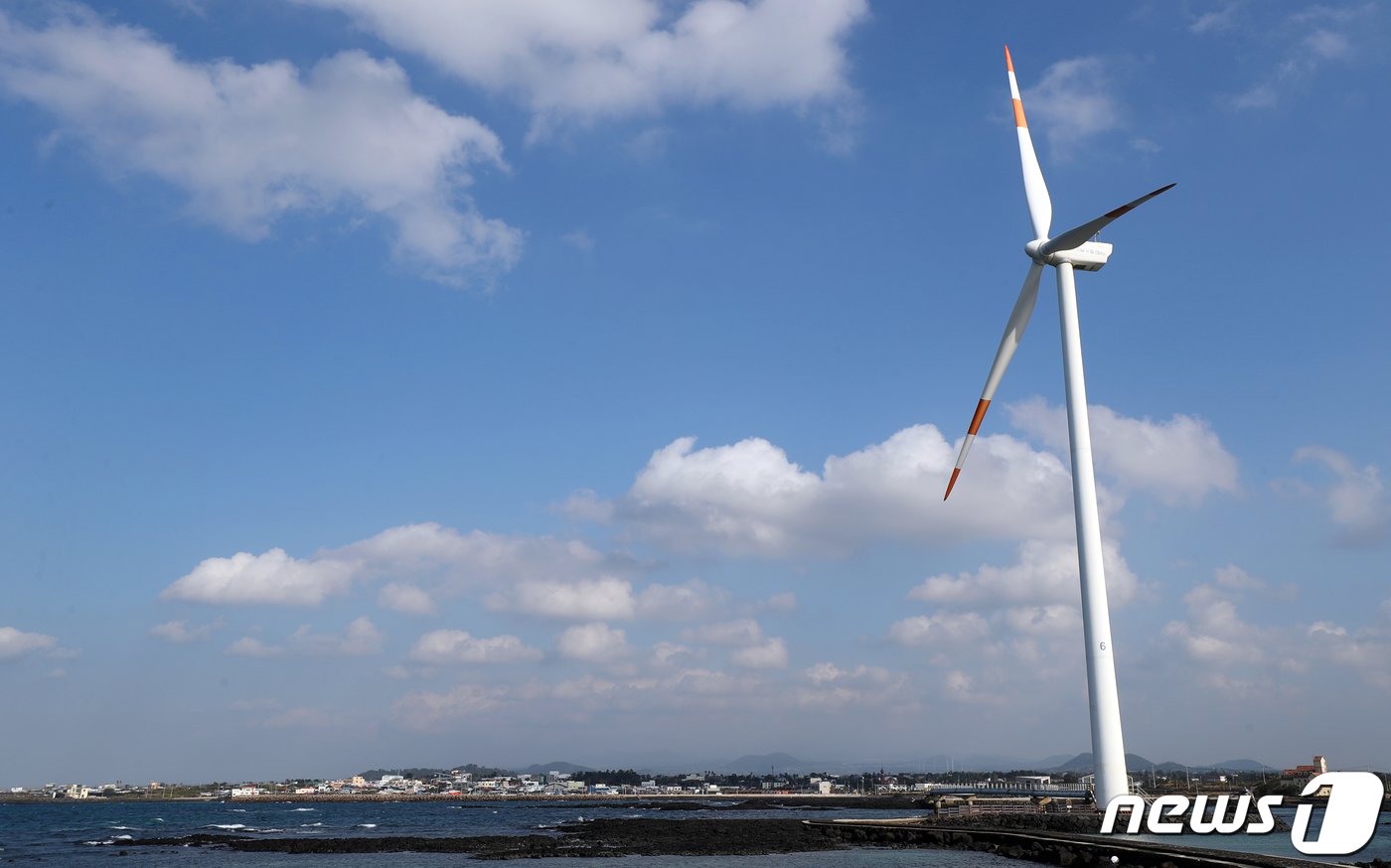 본문 이미지 - 제주시 한경면 한경풍력 발전단지 모습.2020.11.10/뉴스1 ⓒ News1 오현지 기자