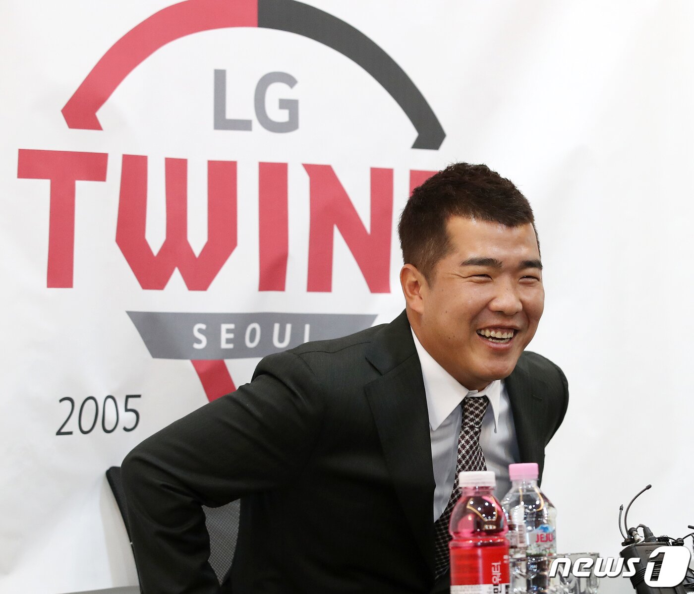 본문 이미지 - 2차 드래프트를 통해 한화 이글스에서 LG 트윈스로 팀을 옮긴 뒤 올 시즌 종료 후 은퇴한 정근우. /뉴스1 ⓒ News1 김진환 기자
