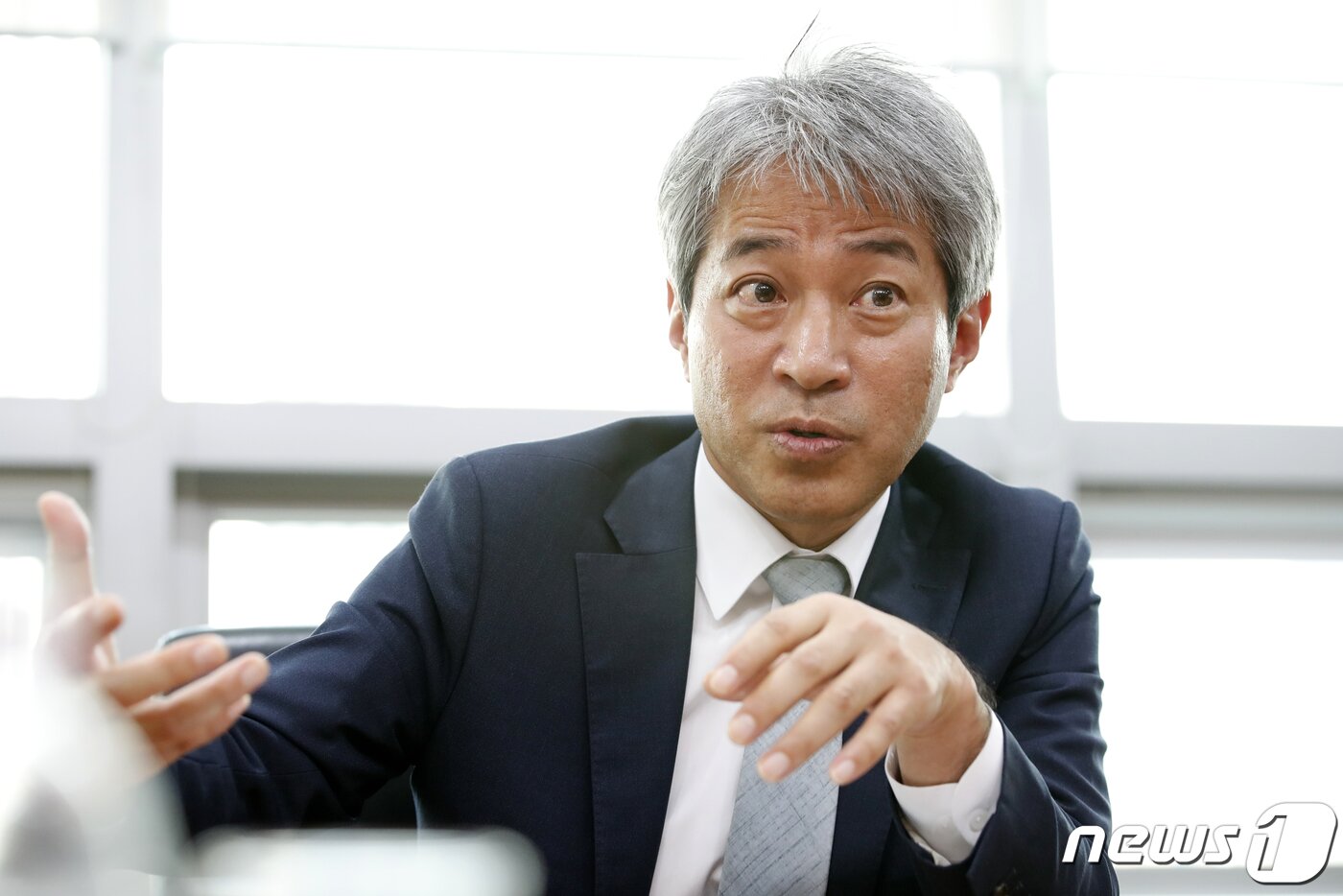 본문 이미지 - 12일 오후 서울 서대문구 법무법인 지평에서 임성택 법무법인 지평 대표변호사가 뉴스1과 인터뷰하고 있다. 2020.11.12/뉴스1 ⓒ News1 이승배 기자