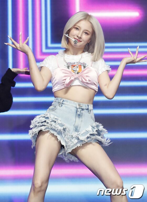 모모랜드 낸시, 확진자와 동선 겹쳐 코로나19 검사 
